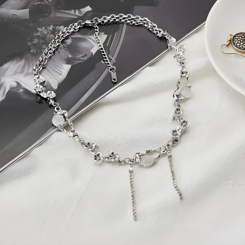 Y2K Flowers Beaded Chain Necklace - Image 3