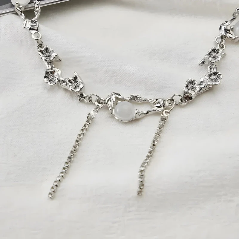 Y2K Flowers Beaded Chain Necklace - Image 4